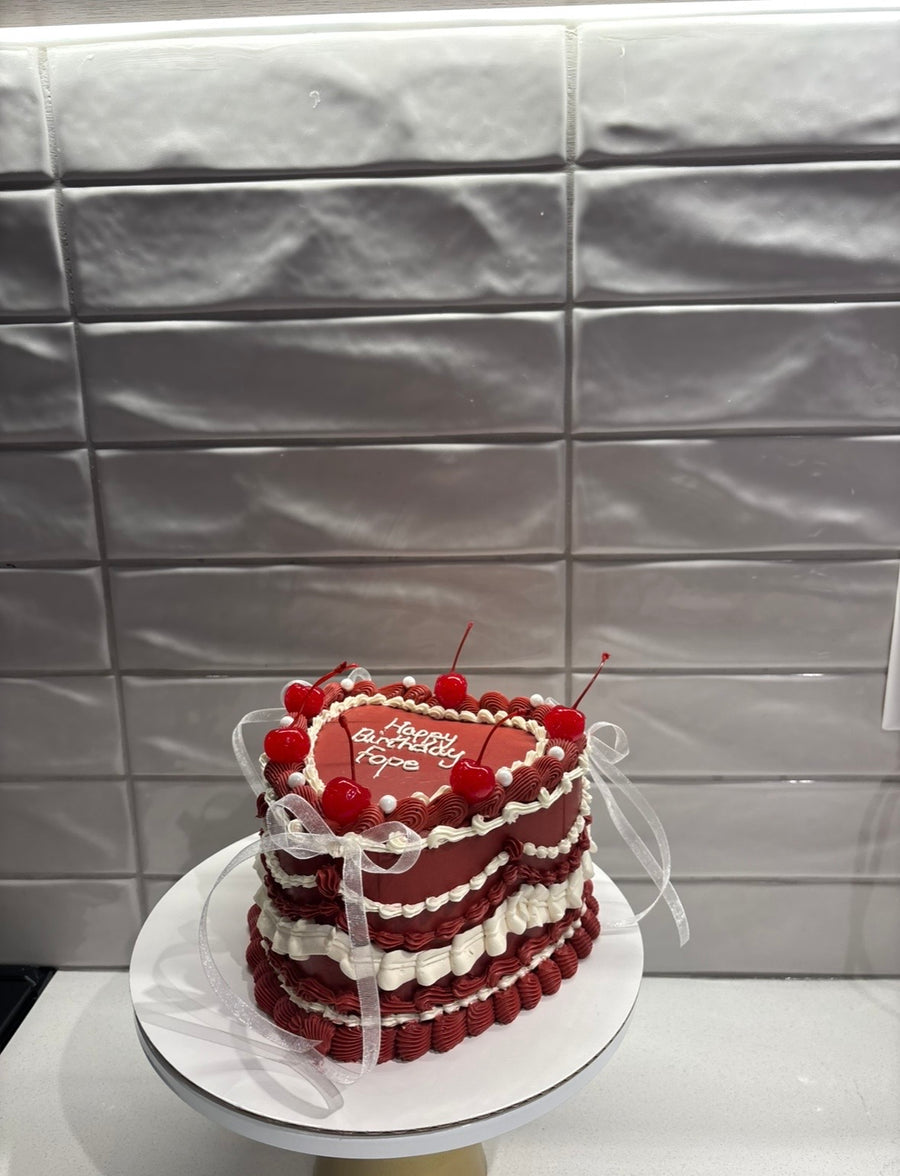 Vintage Cakes With Extra Piping